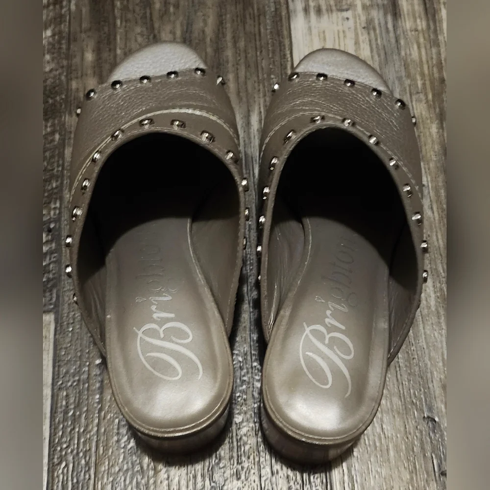 Brighton Women's Gray Leather Studded Mules Size 6 EUC - Picture 5 of 5